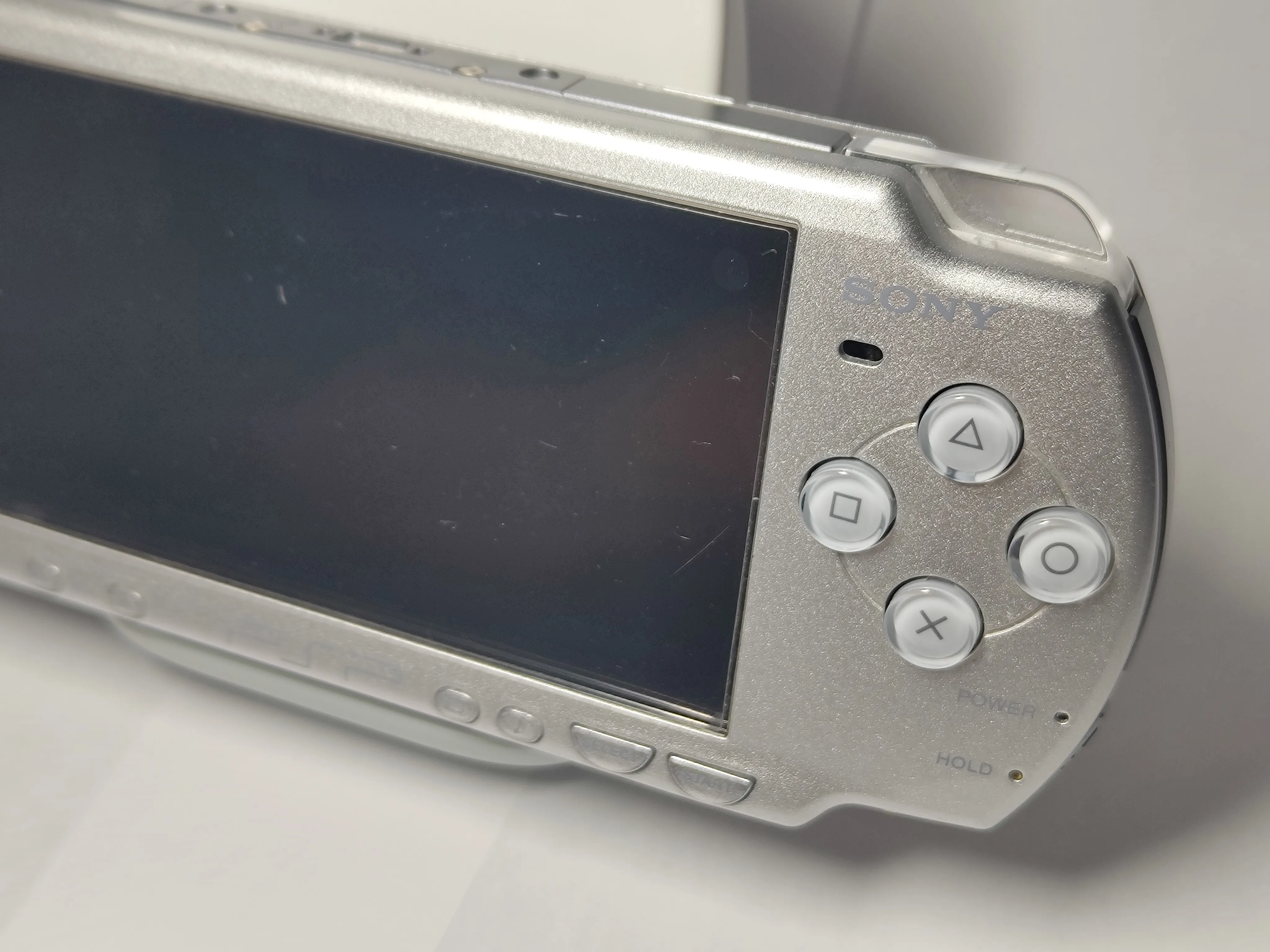 PSP-2000 Ice Silver